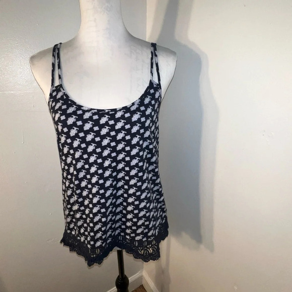 American eagle outfitters M string racer back tank top with embroidered lace hem - Picture 1 of 6